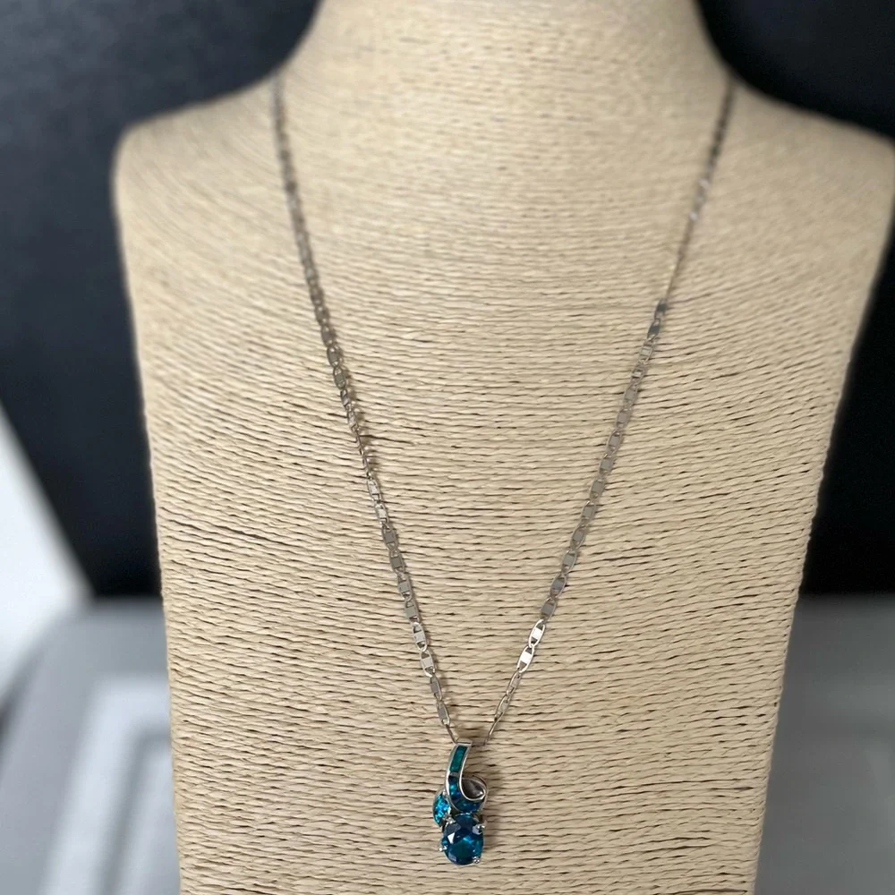 LOVED AUTHENTIC LONDON BLUE TOPAZ STONE/BLUE FIRE OPAL STERLING SILVER NECKLACE